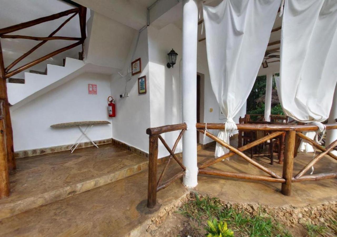 Marine Holiday House Малинди Екстериор снимка