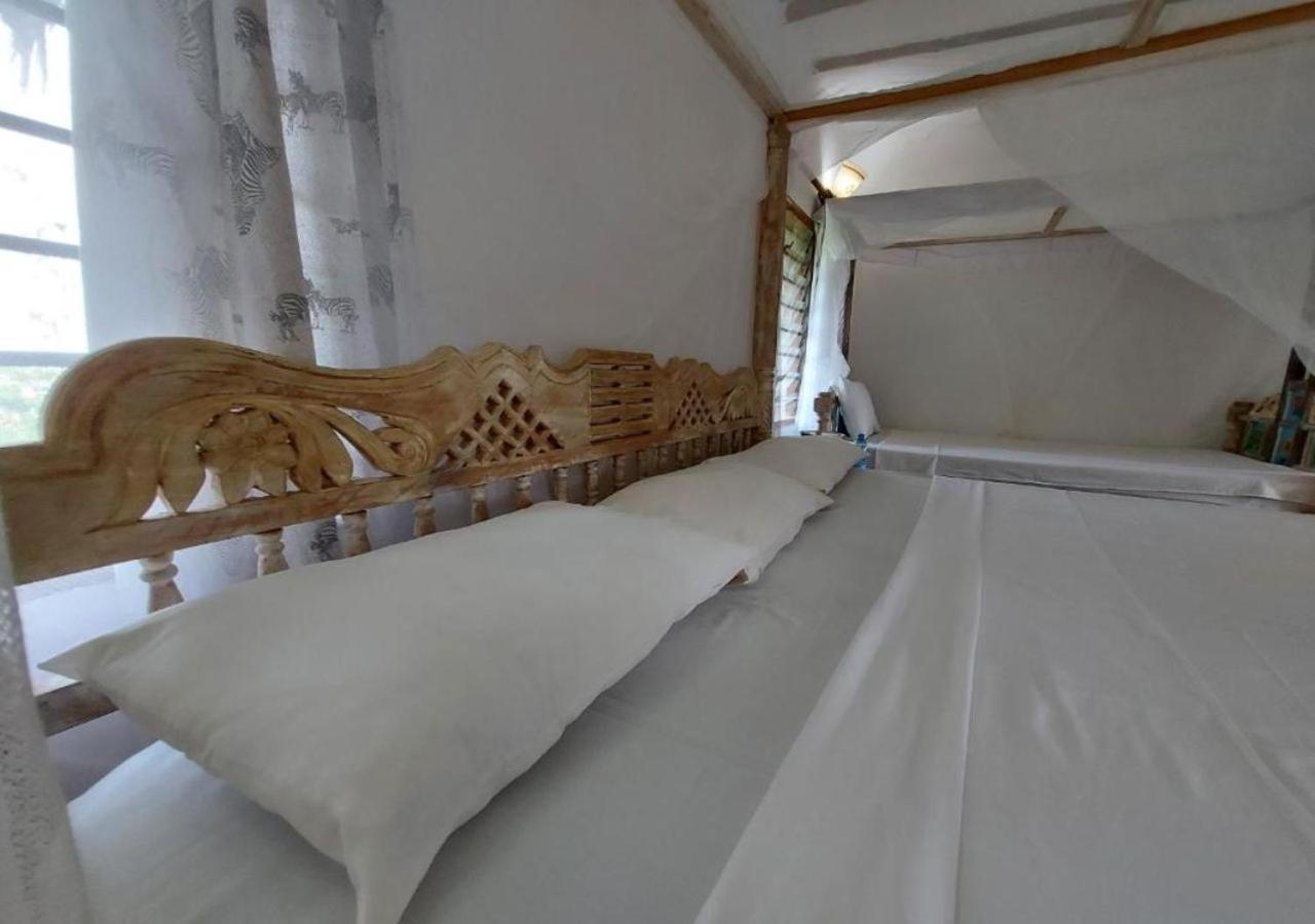 Marine Holiday House Малинди Екстериор снимка