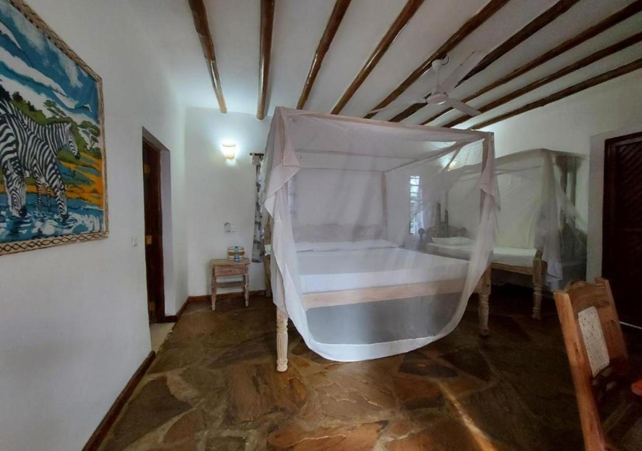 Marine Holiday House Малинди Екстериор снимка